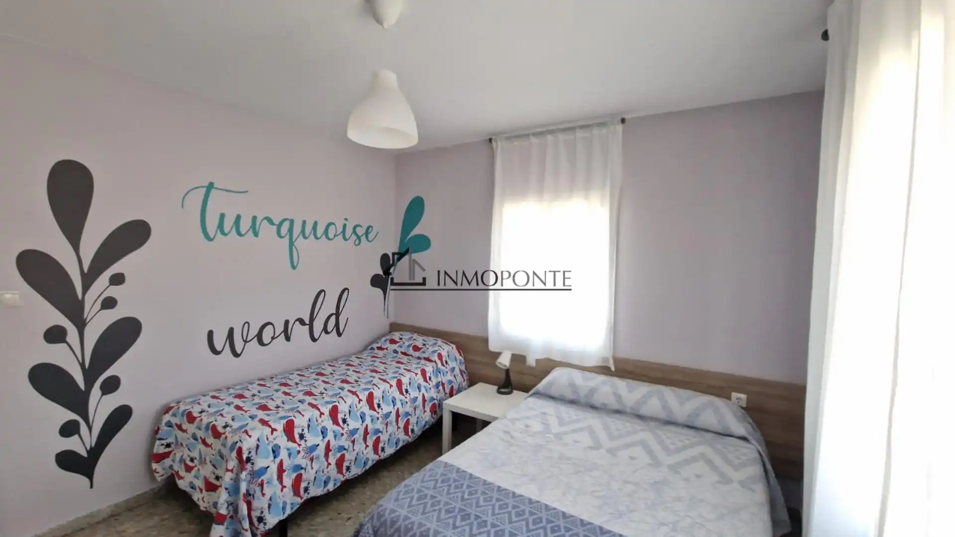 Dormitori de Casa o xalet en venda en Pontevedra Capital  amb Jardí privat