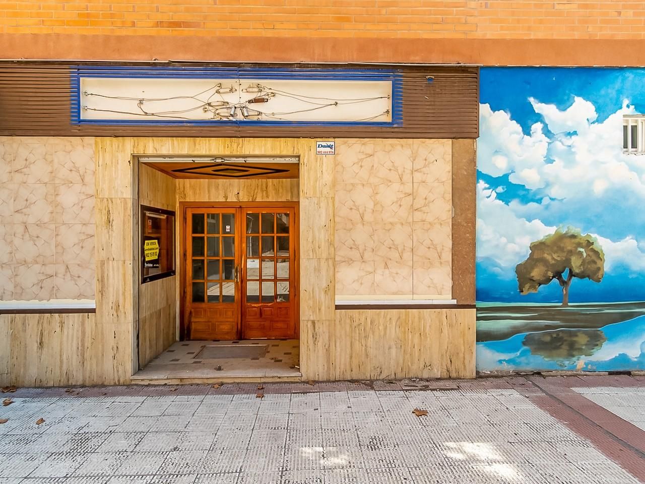 Vista exterior de Local en venta en  Zaragoza Capital