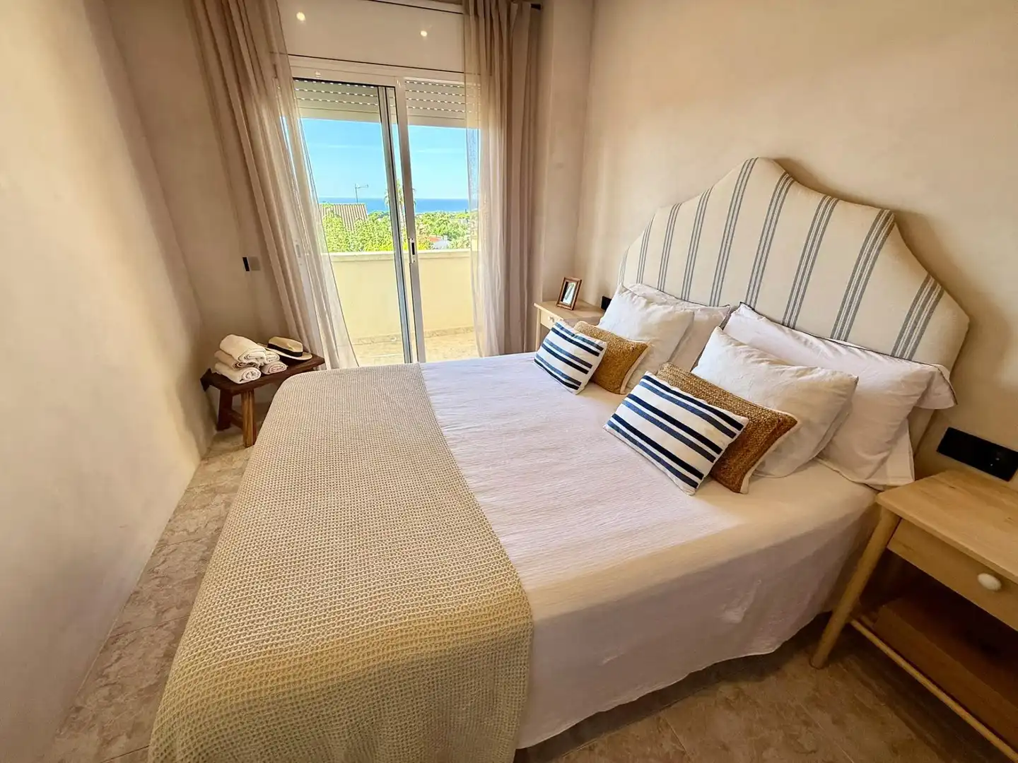 Habitación de Casa adosada en venta en Calafell con Aire acondicionado, Calefacción y Terraza