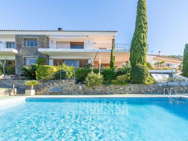 Detached house with pool for sale in ARQUÍMIDES