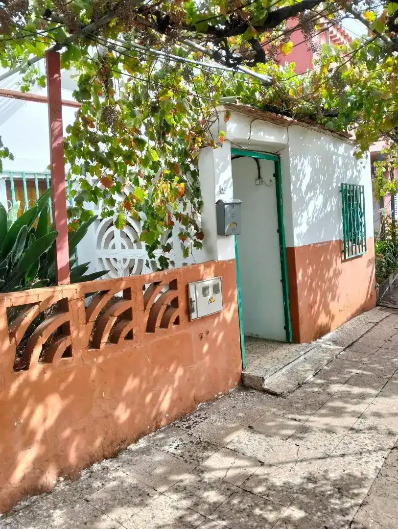 Vista exterior de Casa adosada en venda en Vega de San Mateo amb Jardí privat, Piscina i Microones