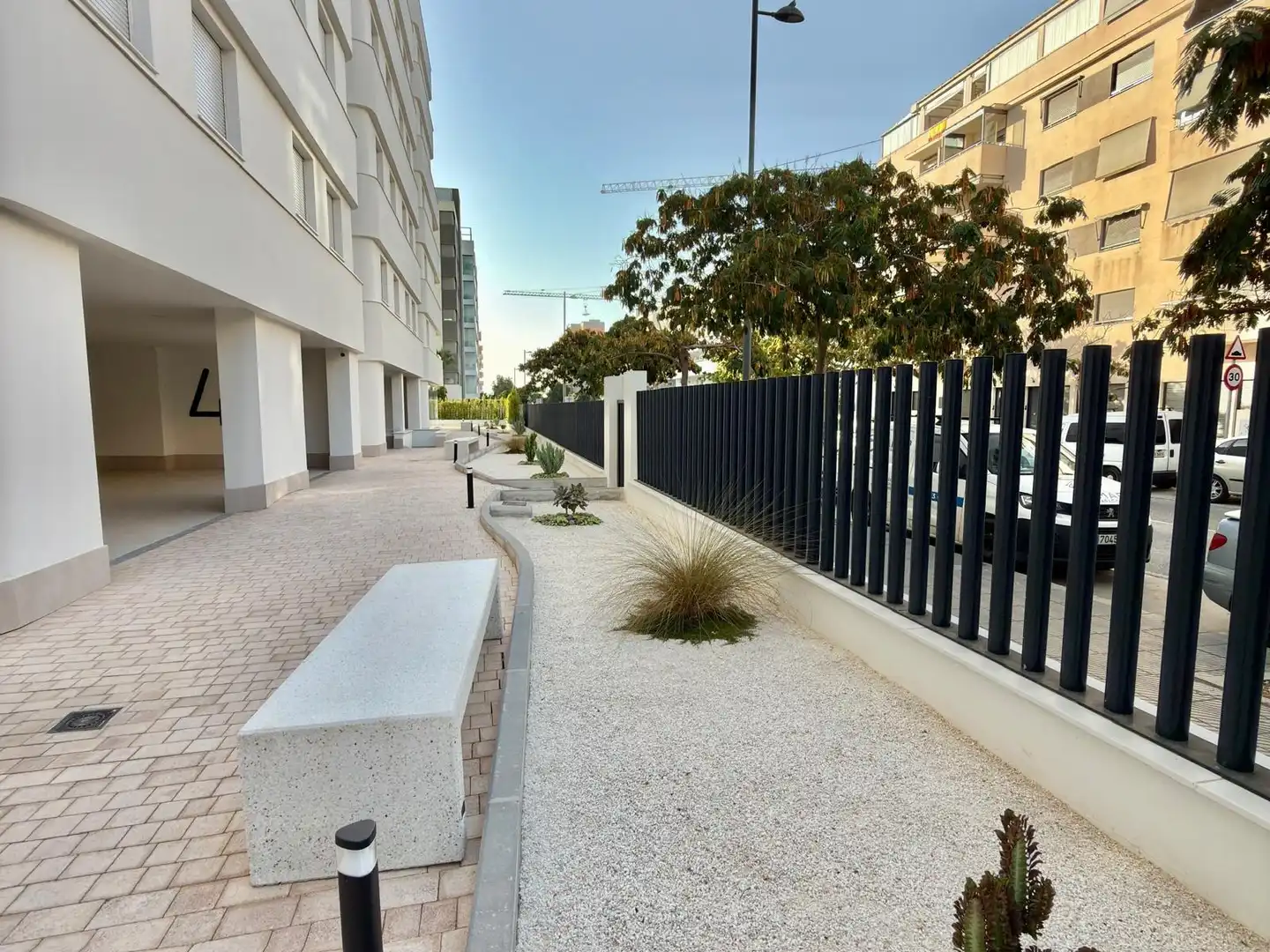 Dachboden zur Miete in Calle Calle Mar Cantábrico, Poniente - Faro