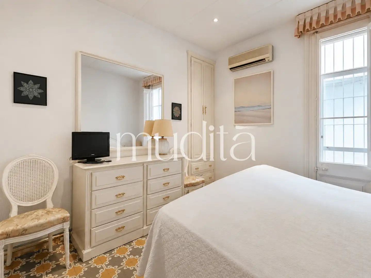 Habitación de Casa adosada en venta en El Masnou con Trastero y Balcón