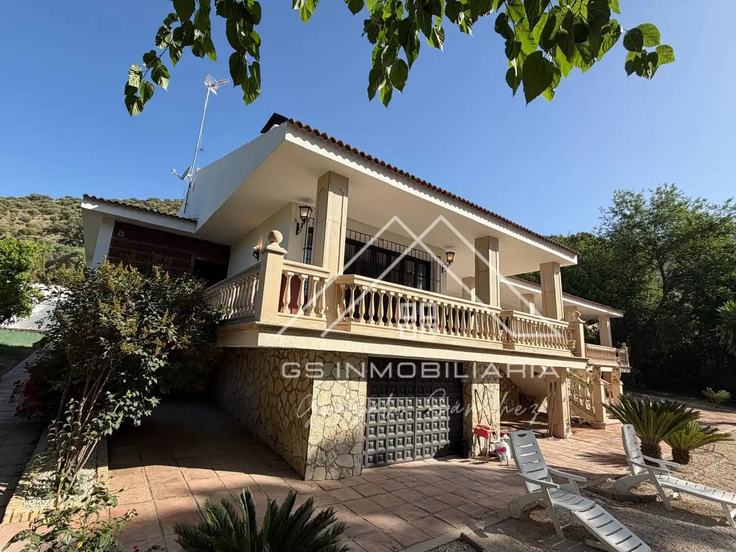 Vista exterior de Casa o chalet de alquiler en Lucena con Aire acondicionado, Trastero y Piscina
