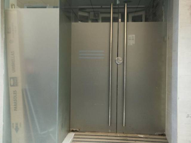 Local comercial en Alquiler en Calle Fernando IV, 14 en Los Remedios