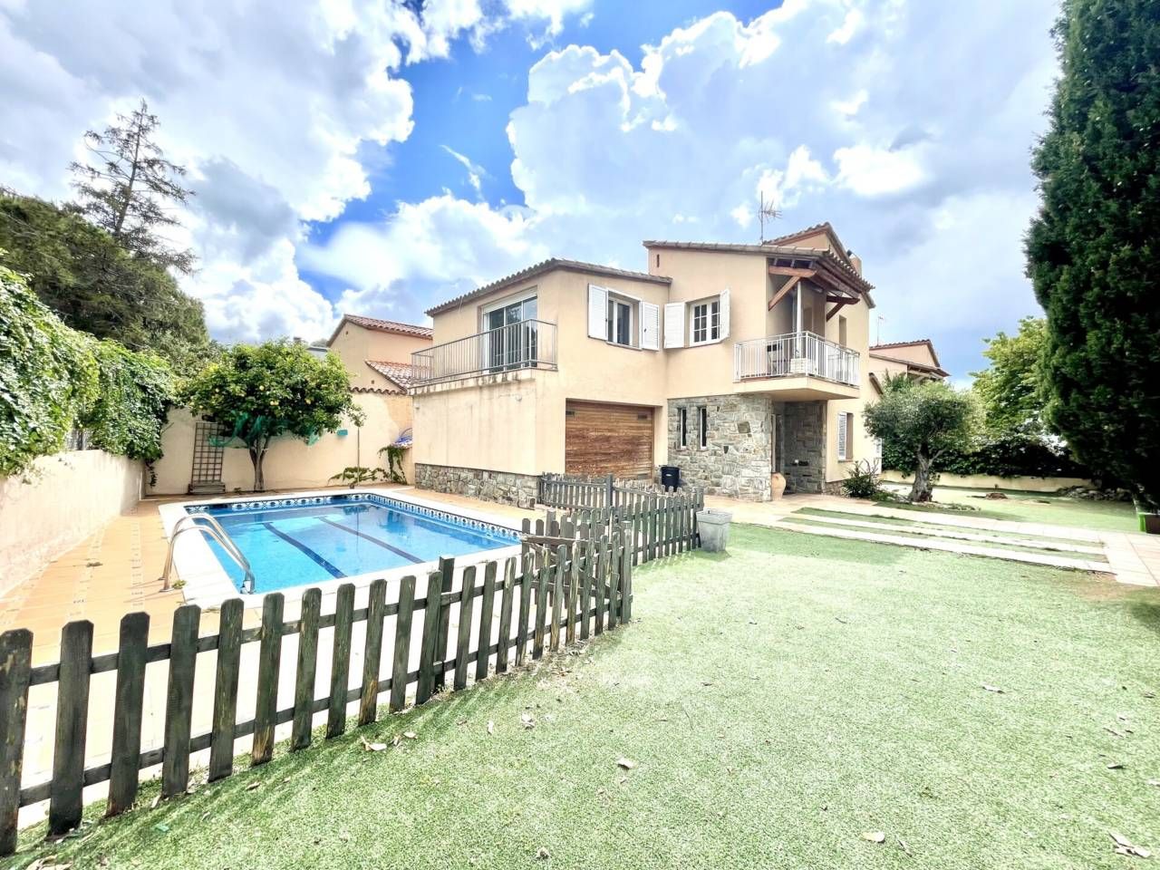 Exterior view of House or chalet to rent in Matadepera  with Heating