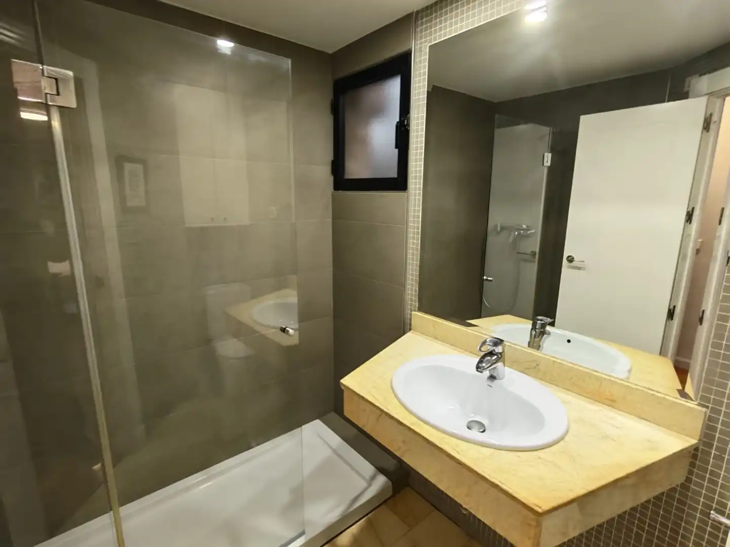 Baño de Piso de alquiler en Murcia con Aire acondicionado, Calefacción y Amueblado