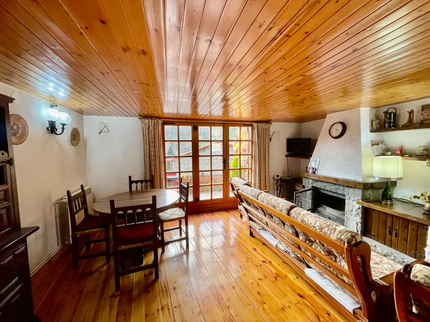 Sala de estar de Ático en venta en Setcases con Calefacción, Terraza y Amueblado