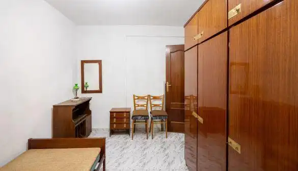 Habitación de Piso en venta en Granada con Calefacción, Terraza y Balcón