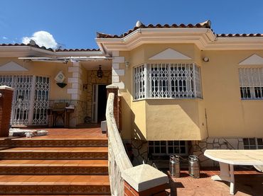 Xalet amb piscina en venda a Pasaje General Duque de Aveiro 3