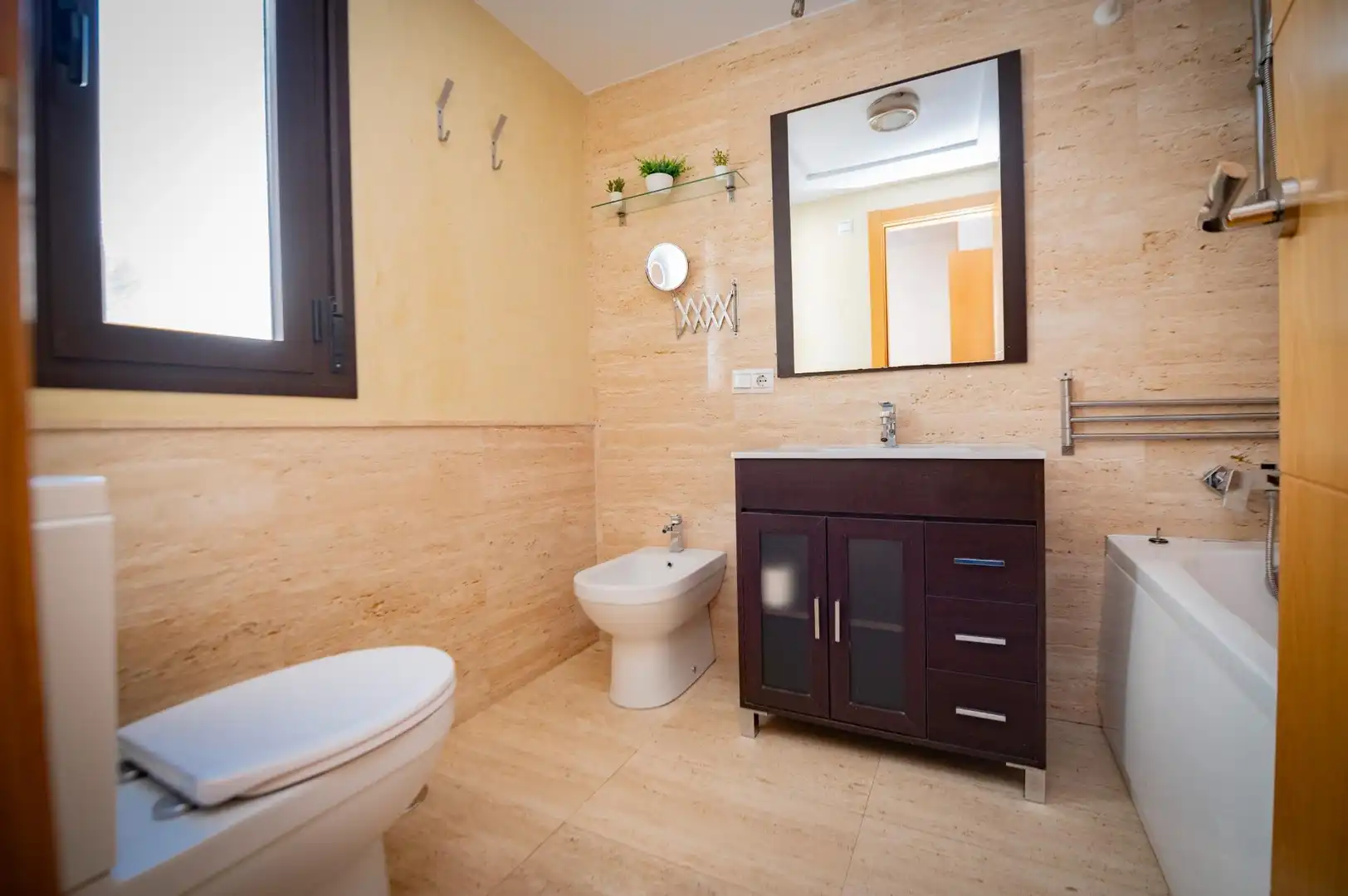 Badezimmer von Dachboden zum Verkauf in Antequera mit Klimaanlage