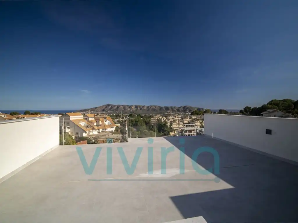 Vista exterior de Casa o xalet en venda en La Nucia amb Piscina