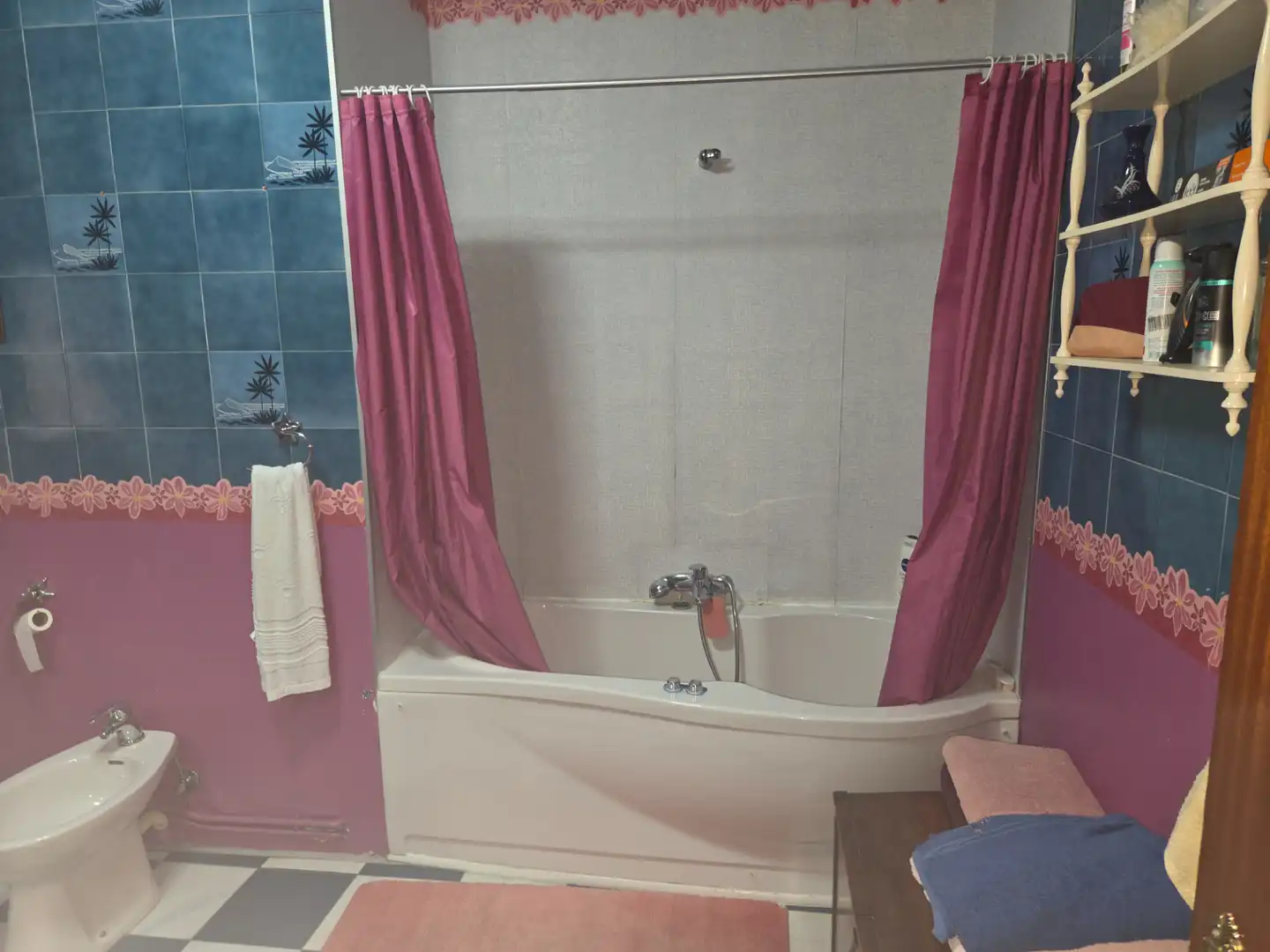 Bathroom of Houses for sale in Meneses de Campos  with Heating, Parquet flooring and Furnished
