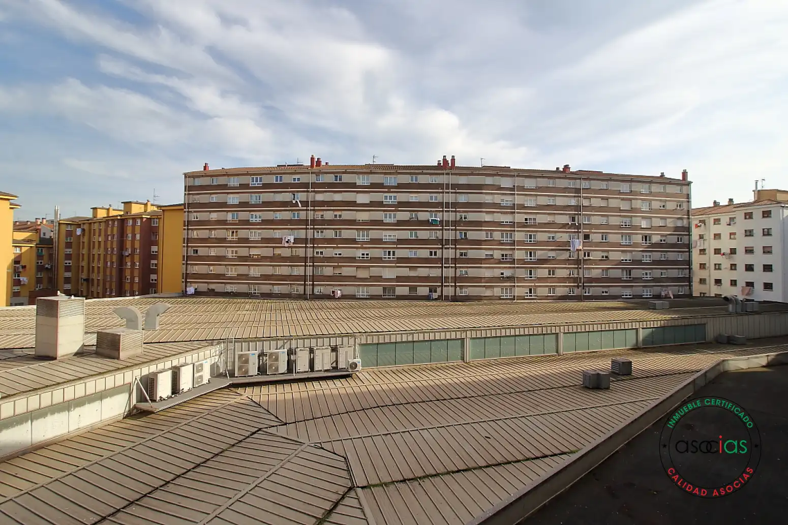 Vista exterior de Pis en venda en Gijón  amb Calefacció