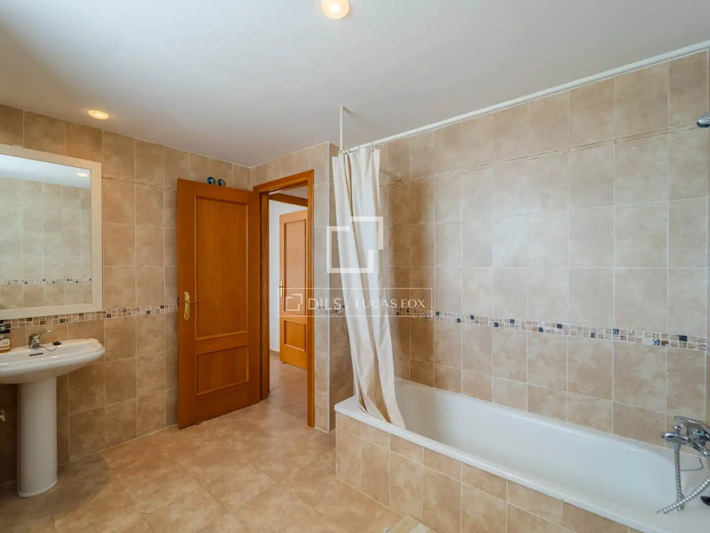 Bathroom of Houses for sale in Cullera  with Air Conditioner, Heating and Terrace