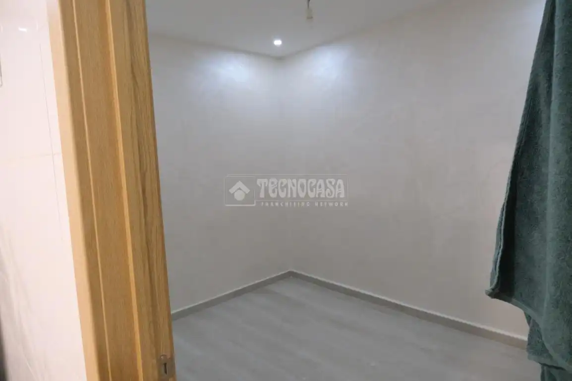 Habitación de Casa adosada en venta en Sevilla con Alarma