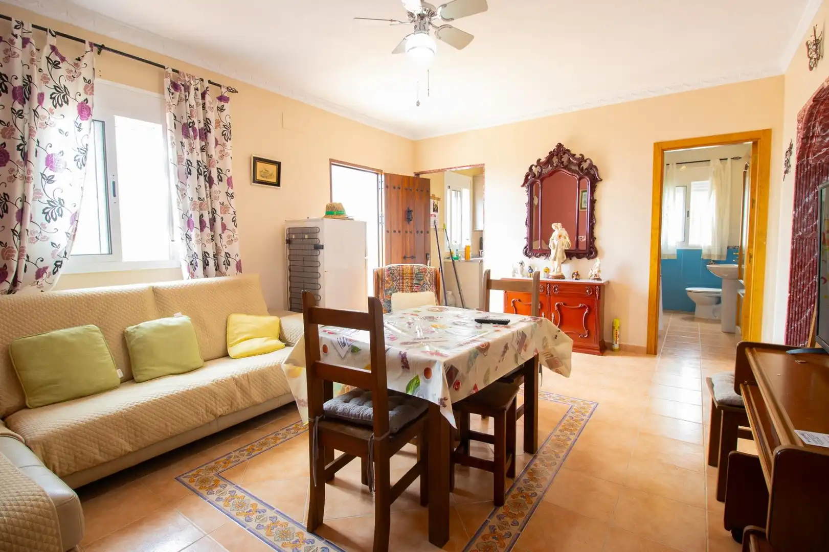 Sala d'estar de Casa o xalet en venda en Canillas de Albaida