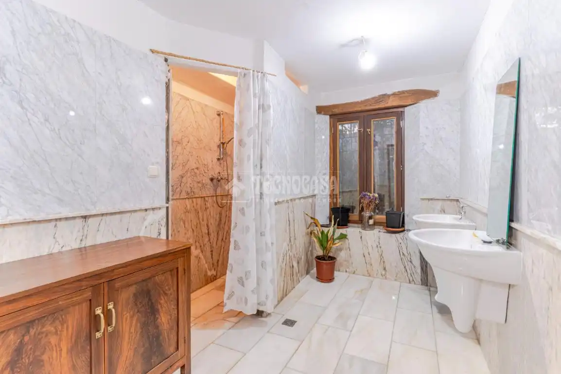 Baño de Finca rústica en venta en Capileira con Calefacción, Terraza y Balcón