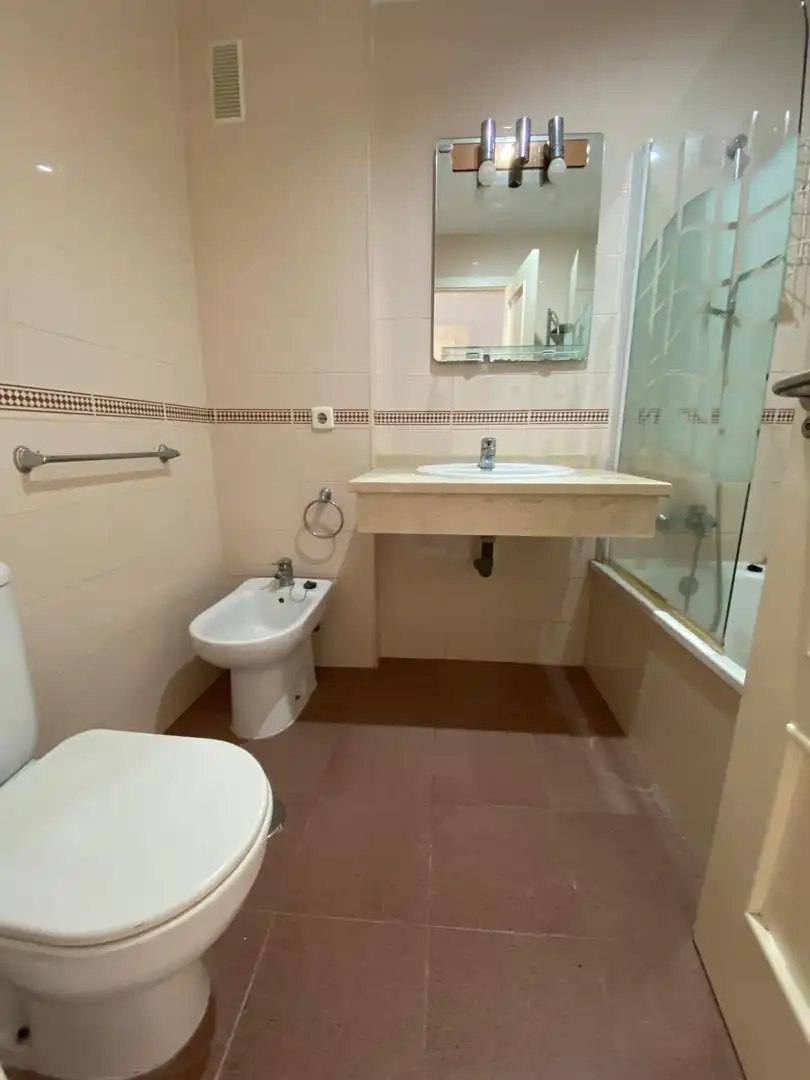 Bathroom of Apartments for sale in Fuengirola  with Air Conditioner, Private garden and Terrace