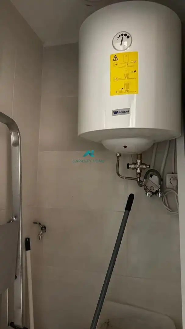 Bathroom of Commercial properties for rent in Alcorcón  with Air Conditioner and Furnished
