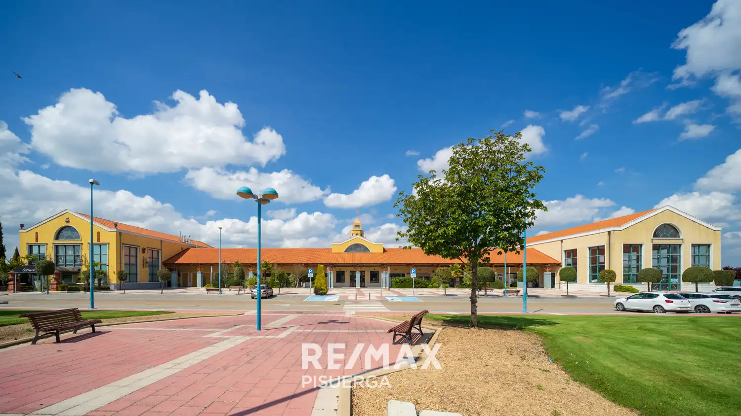 Vista exterior de Casa o xalet en venda en Valladolid amb Calefacció, Jardí privat i Terrassa