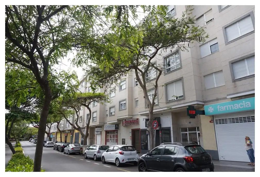 Vista exterior de Piso en venta en Las Palmas de Gran Canaria con Trastero y Amueblado