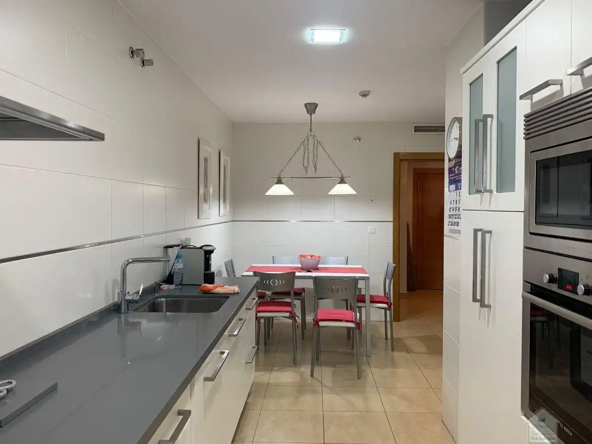 Flat for sale in El Cano - Los Bermejales