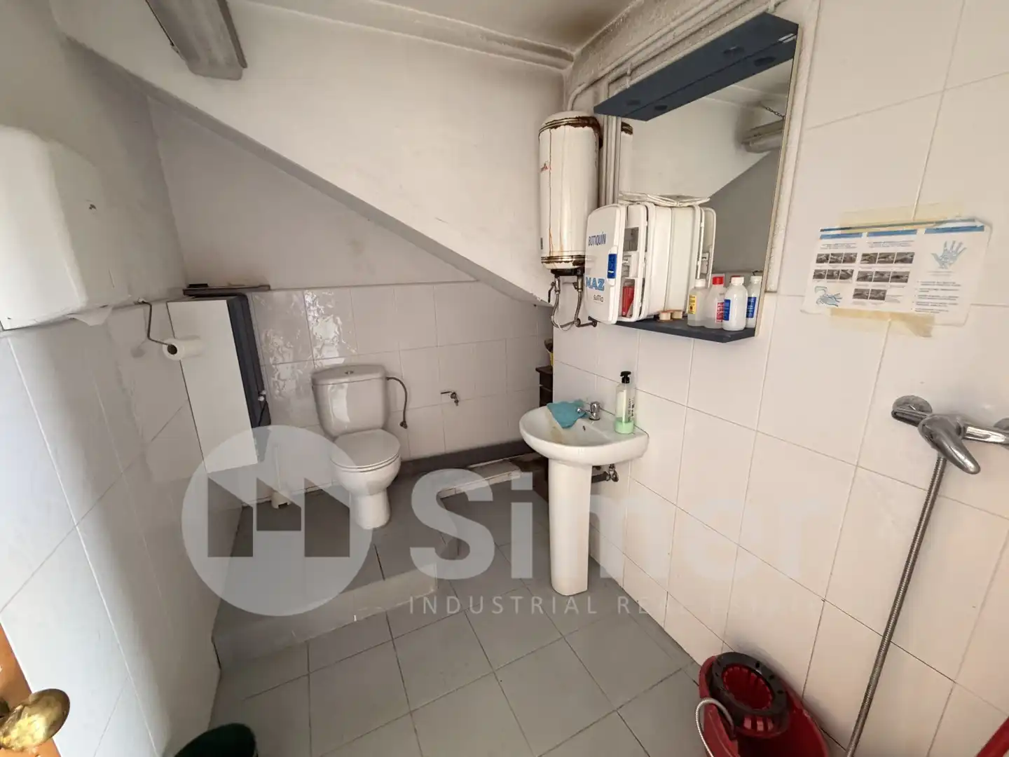 Industrial buildings for sale in Canovelles