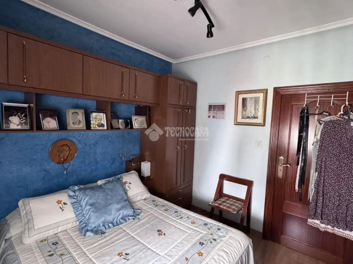 Habitación de Piso en venta en León Capital  con Calefacción, Parquet y Trastero