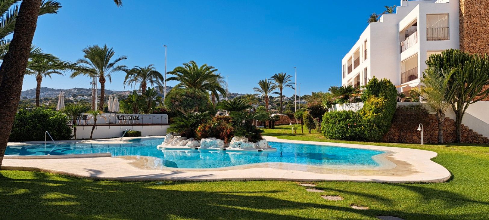 Piscina de Apartament en venda en Moraira amb Aire condicionat, Terrassa i Piscina