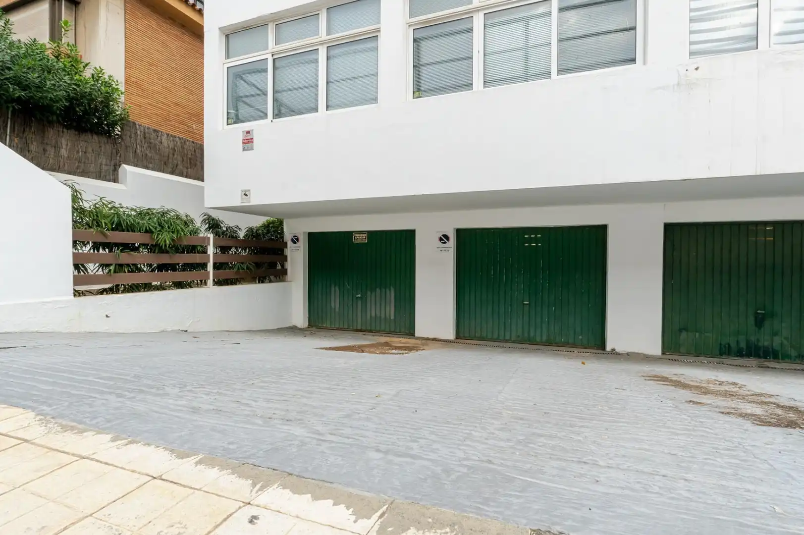 Vista exterior de Casa adosada en venda en Las Palmas de Gran Canaria amb Jardí privat, Parquet i Terrassa
