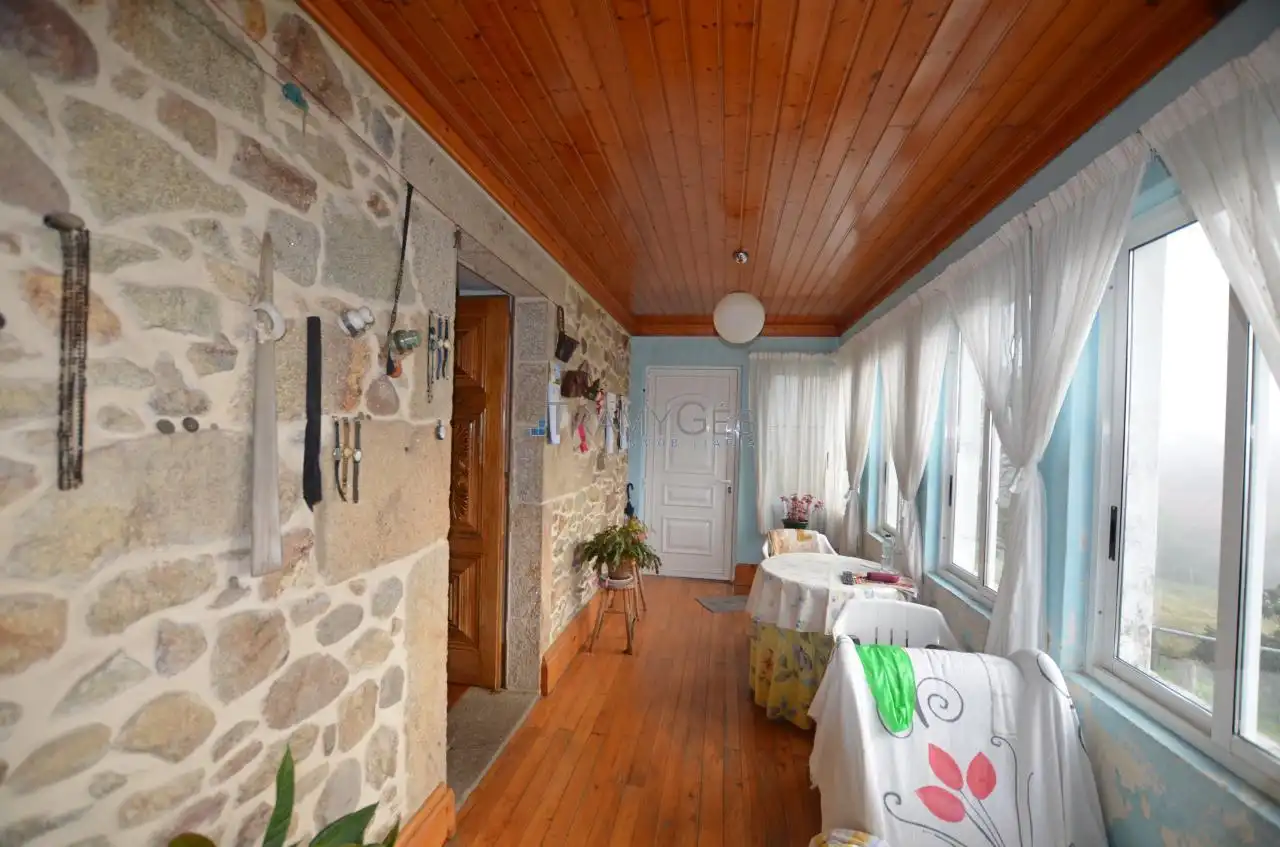 Casa o chalet en venta en O Rosal   con Calefacción, Jardín privado y Trastero