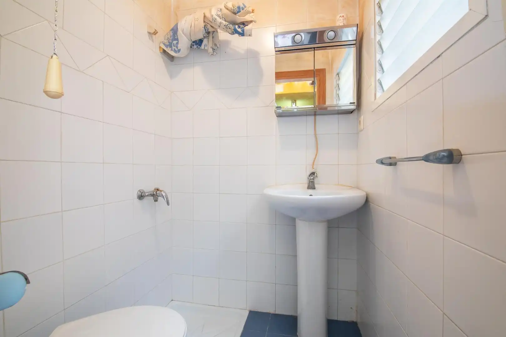 Badezimmer von Wohnung zum Verkauf in Elche / Elx mit Klimaanlage, Heizung und Balkon