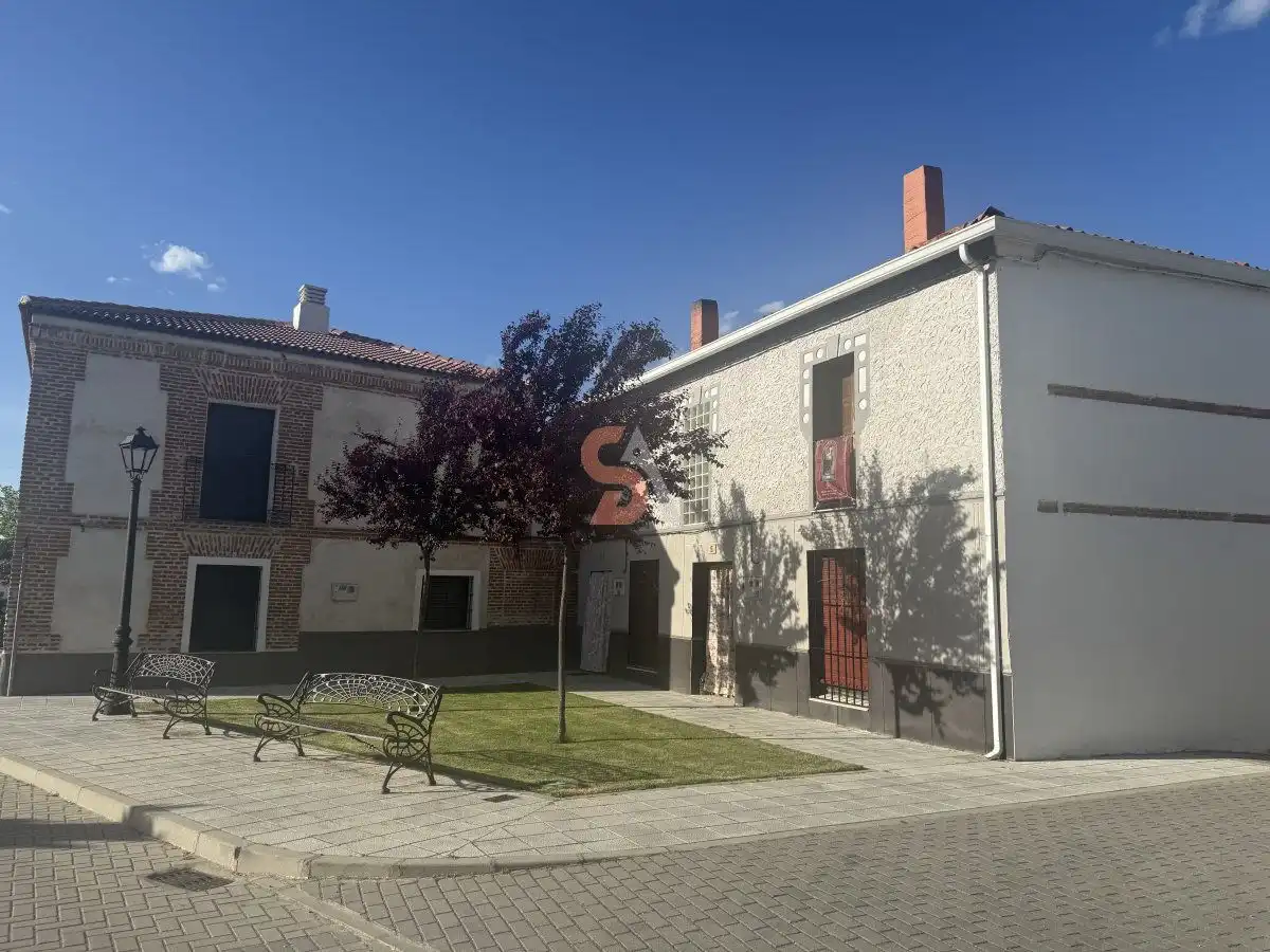 Vista exterior de Casa o chalet en venta en Alcazarén con Calefacción, Terraza y Trastero