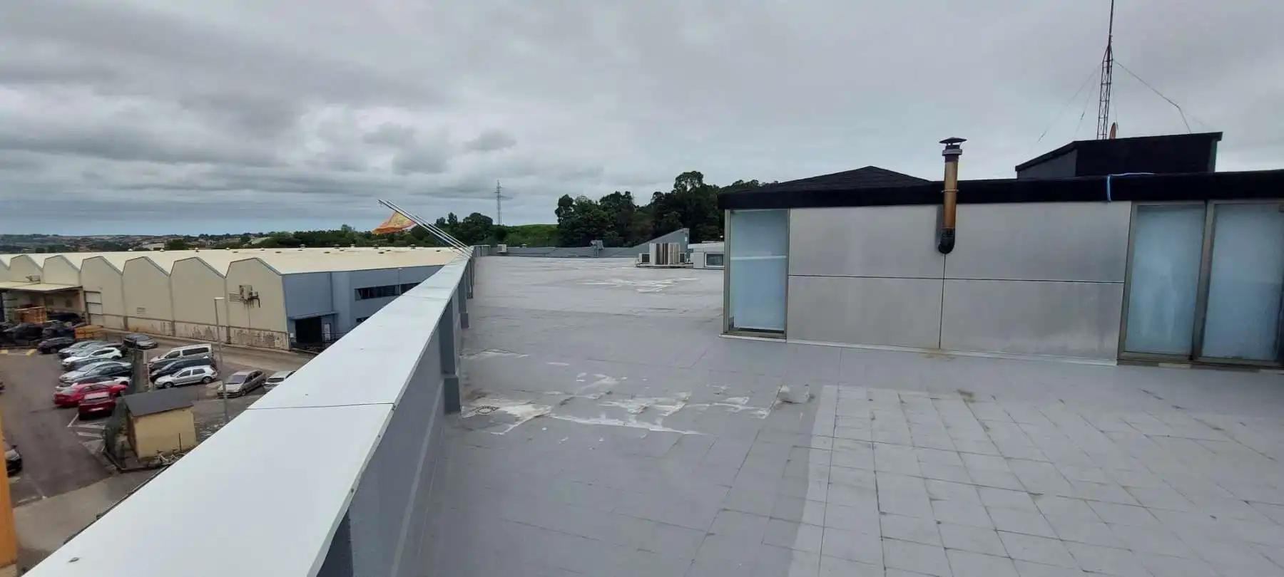 Außenansicht von Fabrikhallen zum Verkauf in Camargo