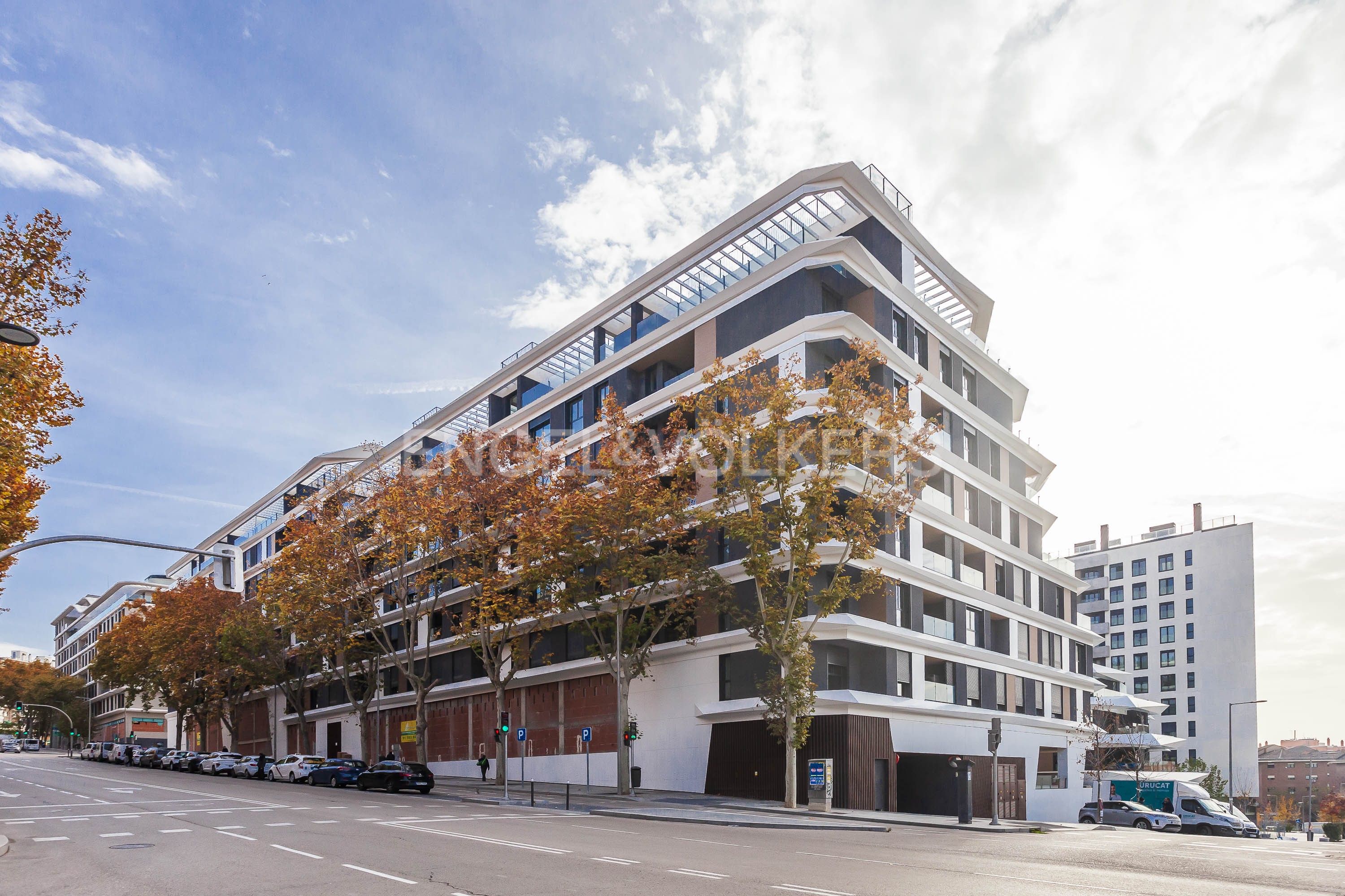 Vista exterior de Apartament de lloguer en  Madrid Capital amb Aire condicionat, Calefacció i Jardí privat