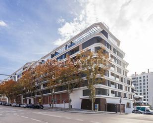 Exterior view of Apartment to rent in  Madrid Capital  with Air Conditioner, Heating and Private garden