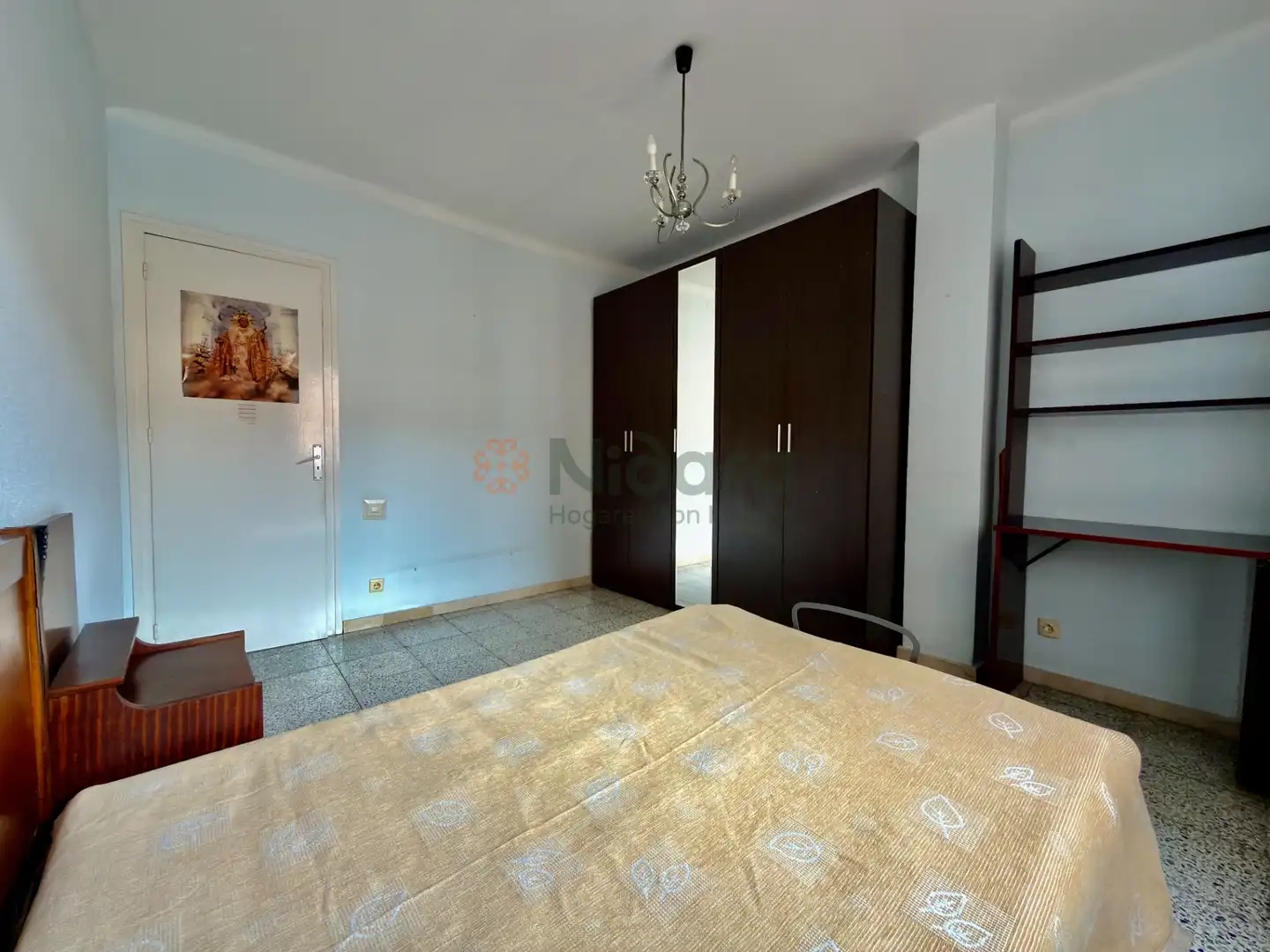 Schlafzimmer von Wohnung zum Verkauf in Barcelona mit Möbliert, Ofen und Balkon
