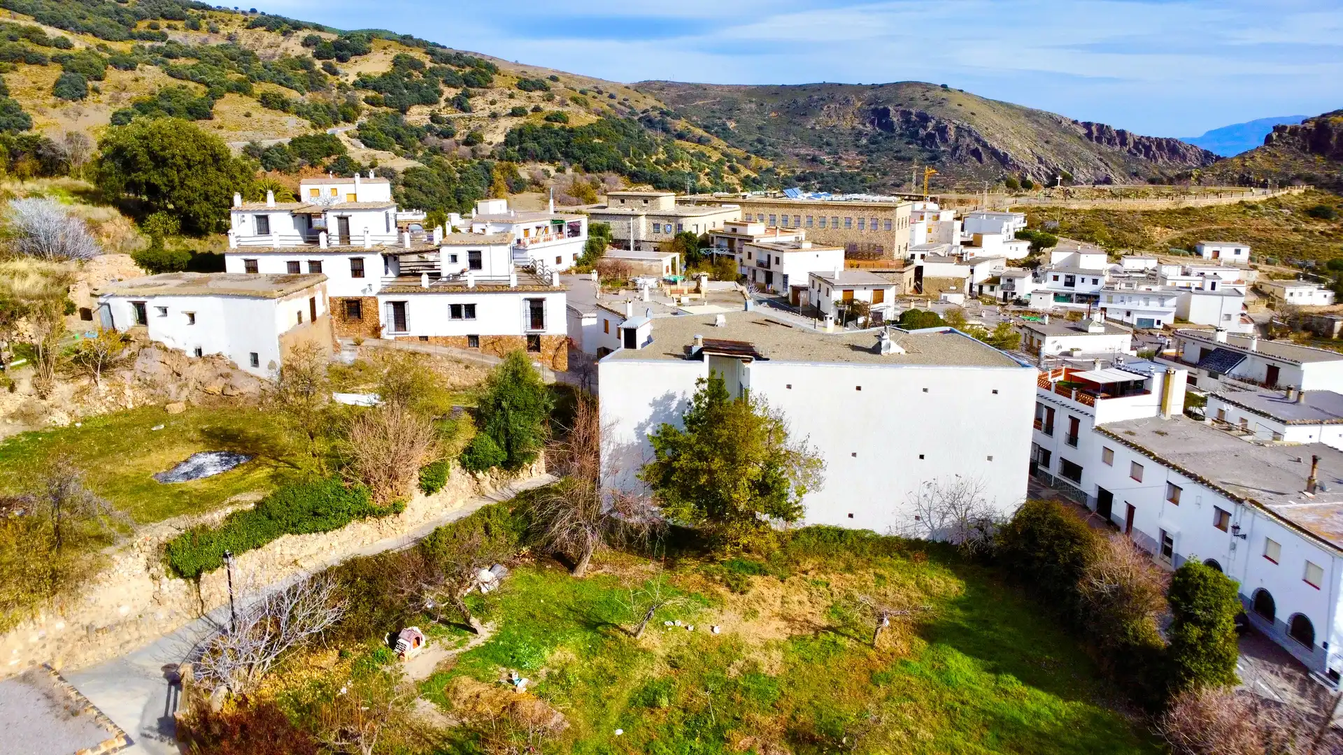 Exterior view of Buildings for sale in Juviles  with Alarm