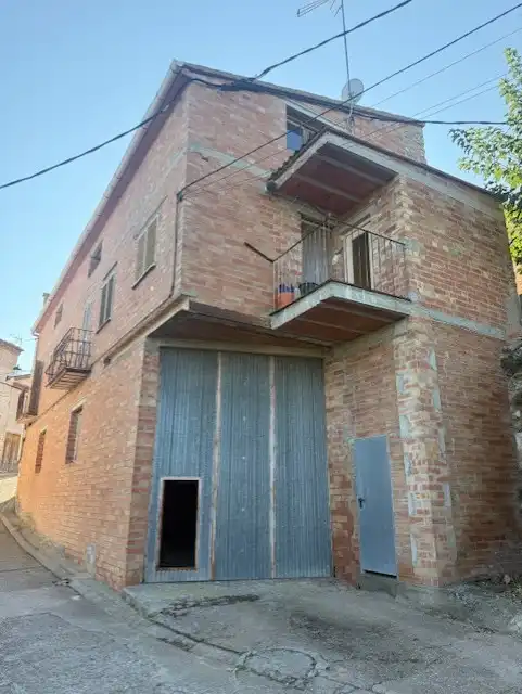 Exterior view of Houses for sale in Les Avellanes i Santa Linya  with Balcony