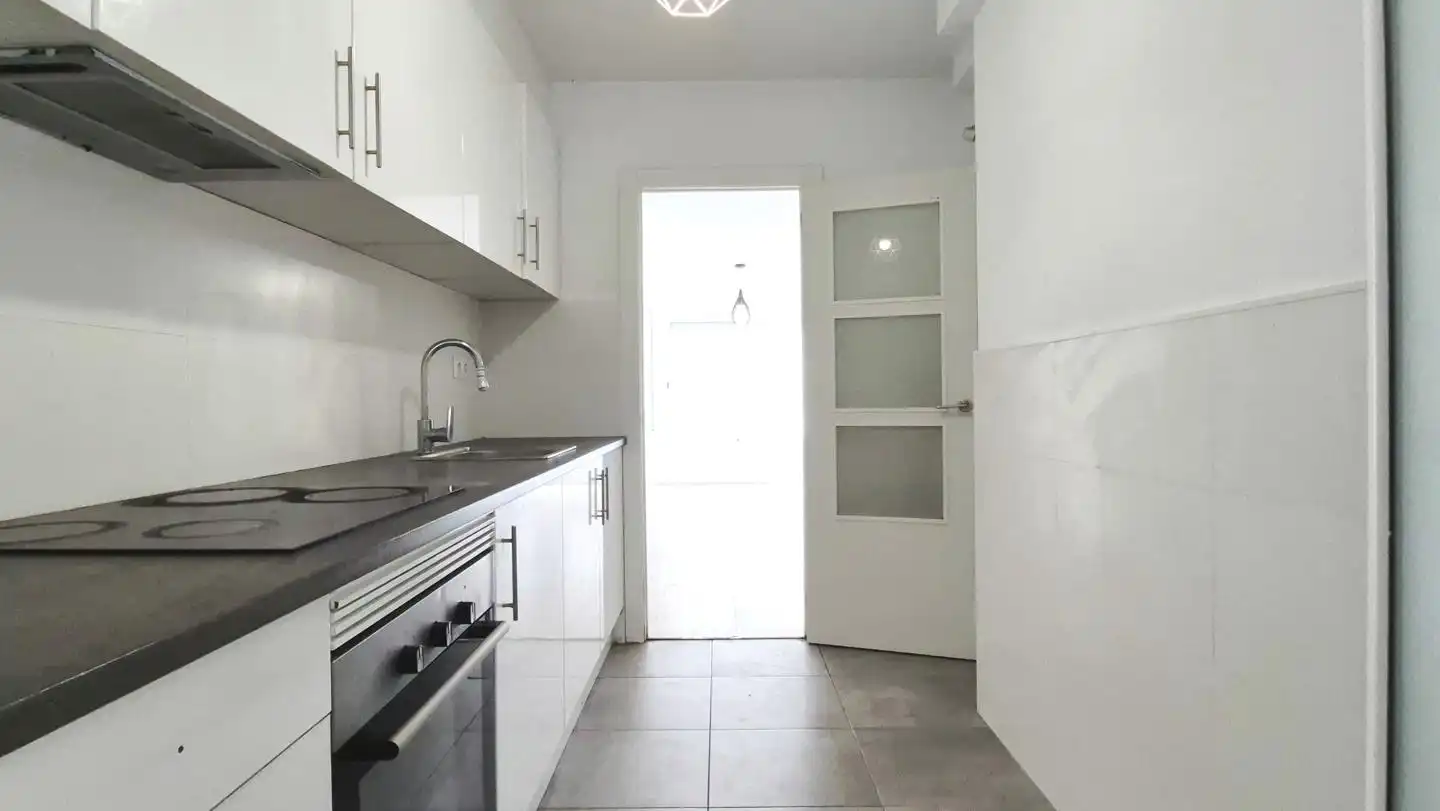 Kitchen of Flat for sale in Terrassa  with Parquet flooring and Alarm
