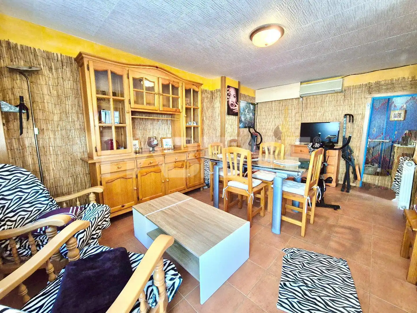 Living room of Houses for sale in Alborache  with Terrace, Storage room and Swimming Pool
