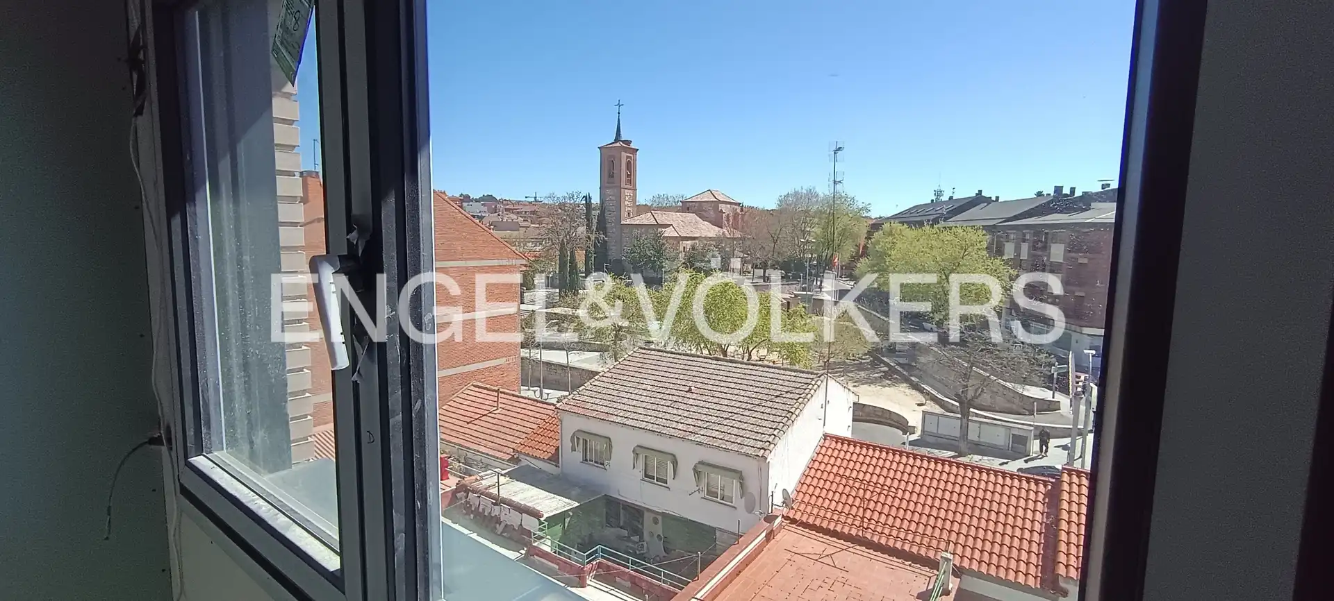 Vista exterior de Dúplex en venta en Las Rozas de Madrid con Aire acondicionado, Calefacción y Terraza