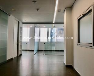 Office to rent in  Valencia Capital  with Air Conditioner