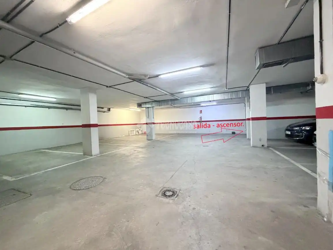 Individual with lift for sale in C. del Pico Moncayo, imagen 12