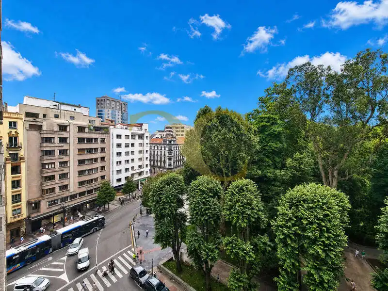 Wohnung mit Terrasse zum Verkauf in Calle Conde de Toreno