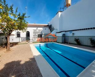 Vista exterior de Casa o xalet en venda en Villafranca de Córdoba amb Aire condicionat, Calefacció i Jardí privat