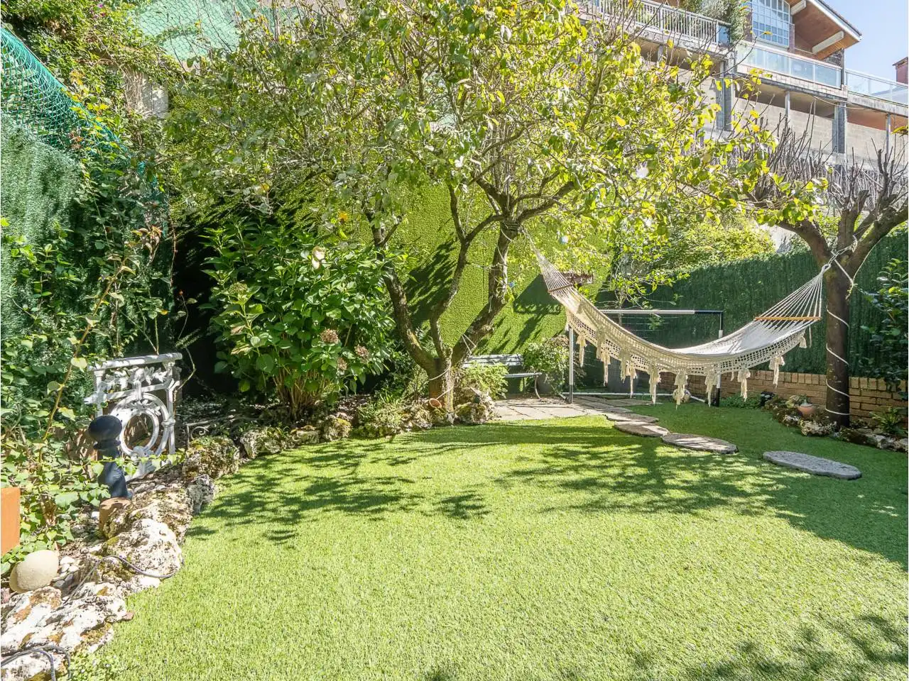 Casa con piscina en venta en Calle Arturo Campión 40, imagen 2