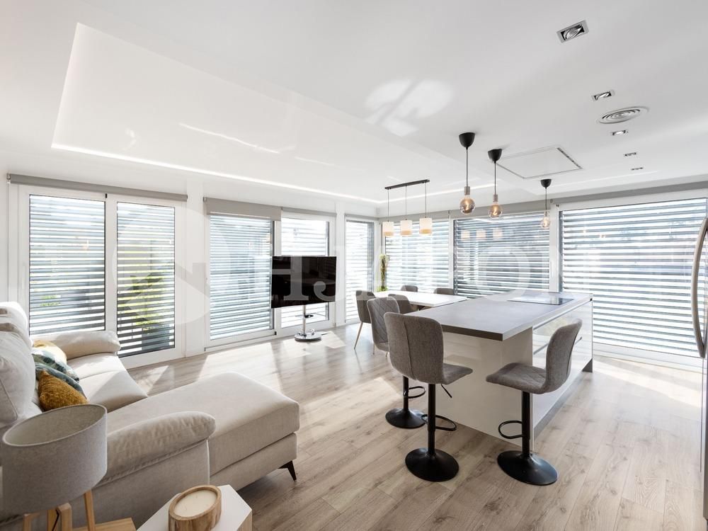 Sala d'estar de Pis en venda en Alella amb Aire condicionat, Parquet i Terrassa