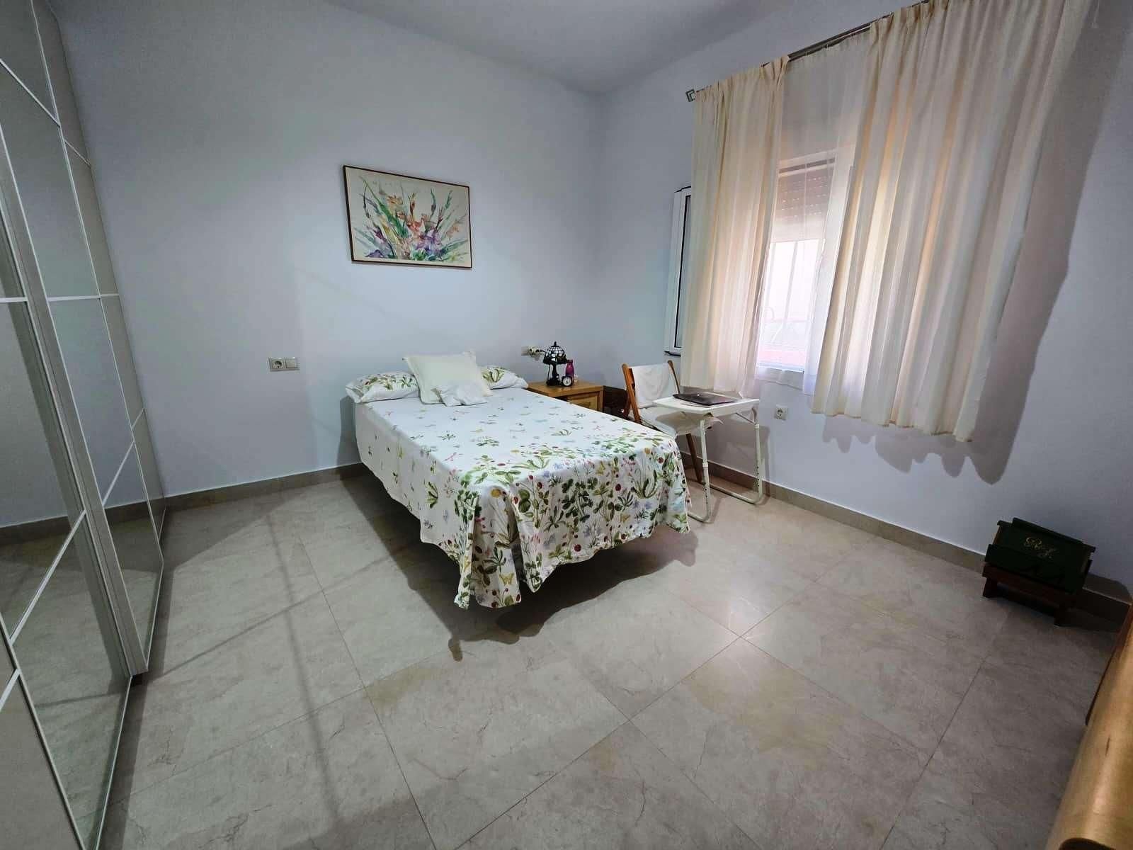 Dormitori de Casa o xalet en venda en Bormujos amb Aire condicionat, Terrassa i Balcó